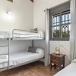 Casa Con Piscina Compartida En בית נופש *