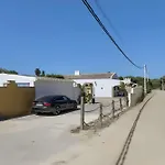 Casa Con Piscina Compartida En בית נופש *